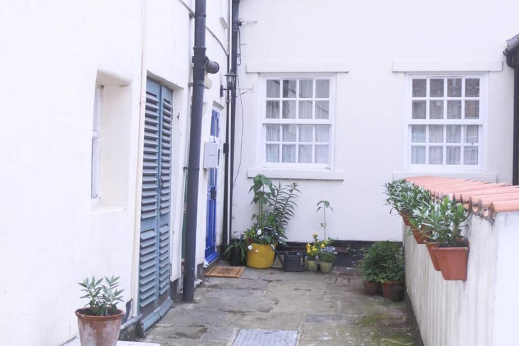 Kikas Cottage, Rear 89 Church Street, White Horse Yard 惠特比 外观 照片